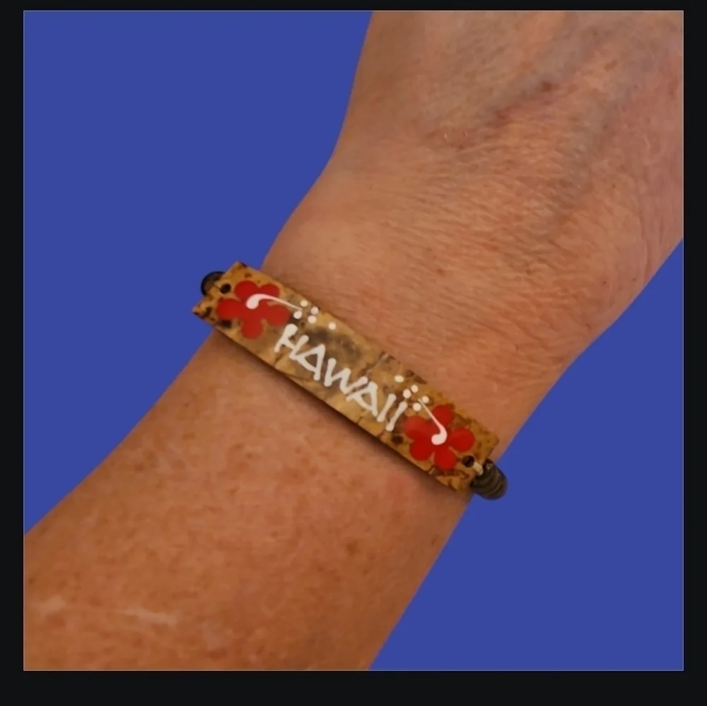3/$30 Handpainted Hawaiian Beaded Coconut Shell Tourist Stretch Bracelet